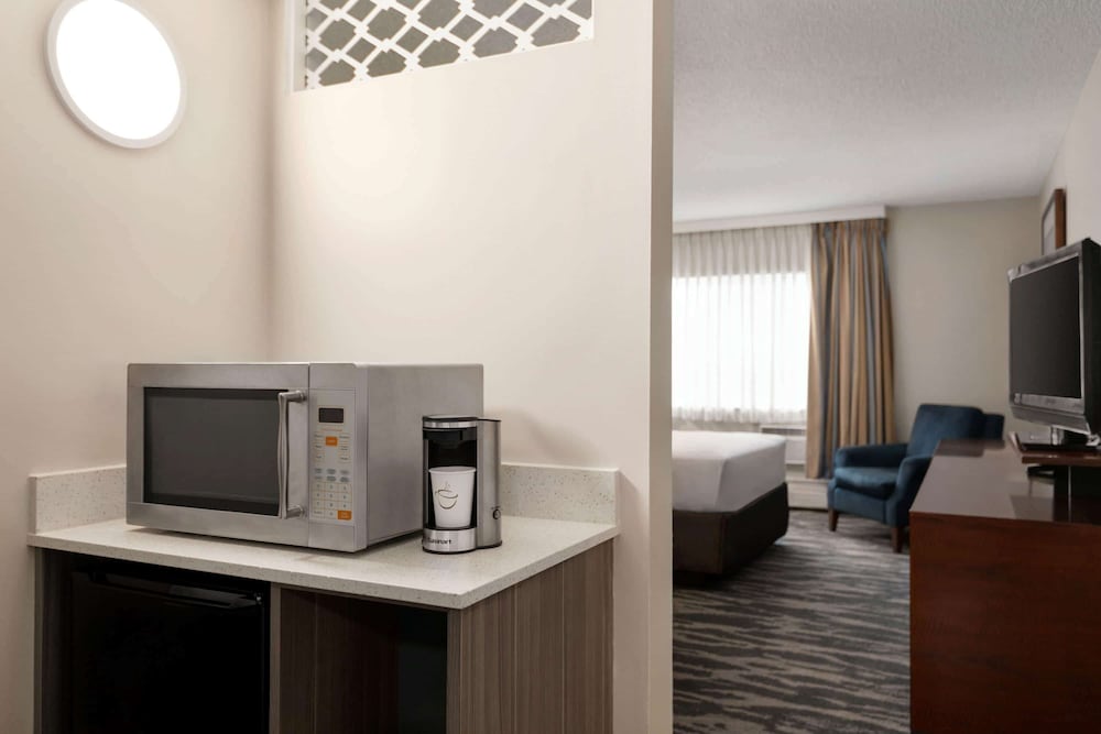 Travelodge by Wyndham Calgary South 31/63