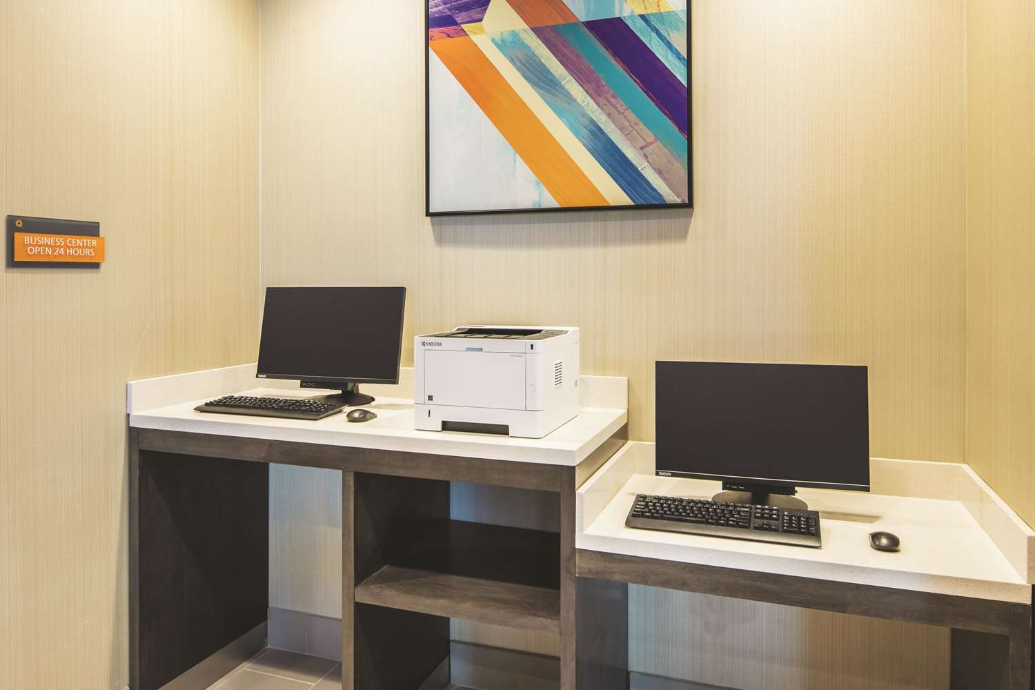 La Quinta Inn And Suites by Wyndham McDonough 30/41