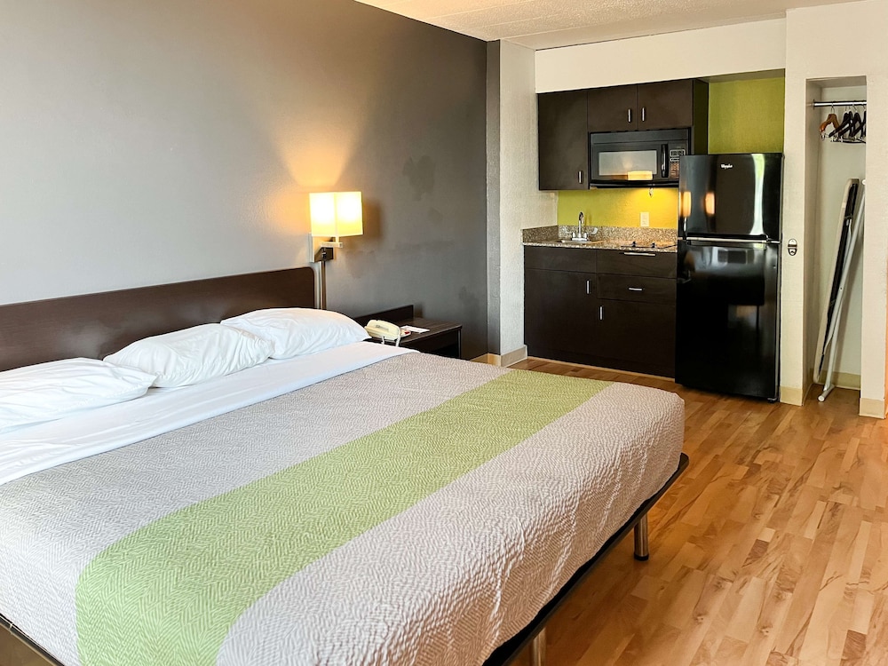 Motel6 Clarion, PA 7/50