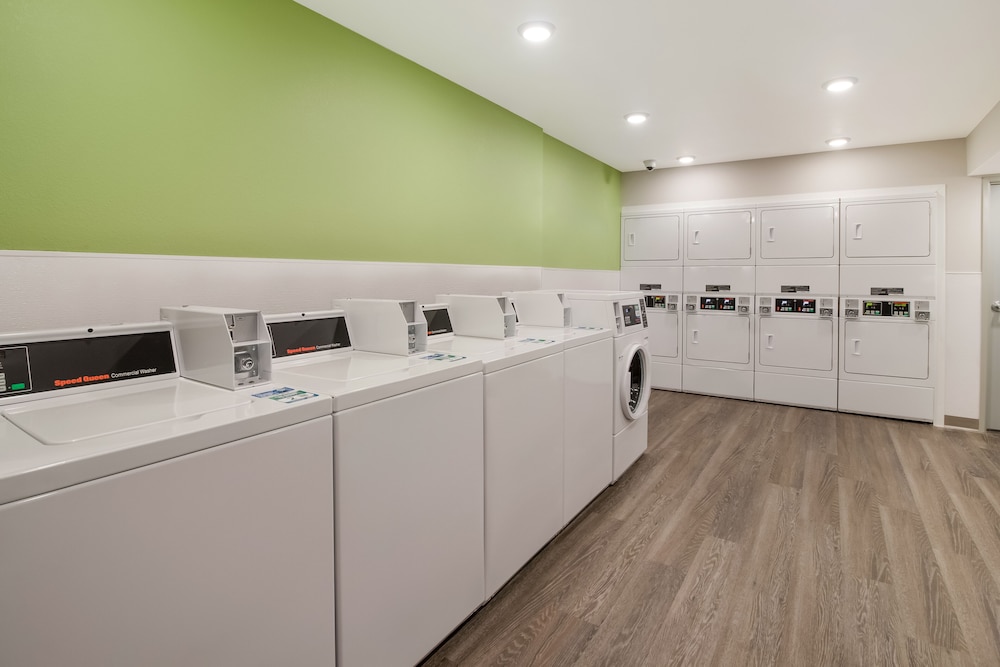 WoodSpring Suites East Lansing - University Area 40/50