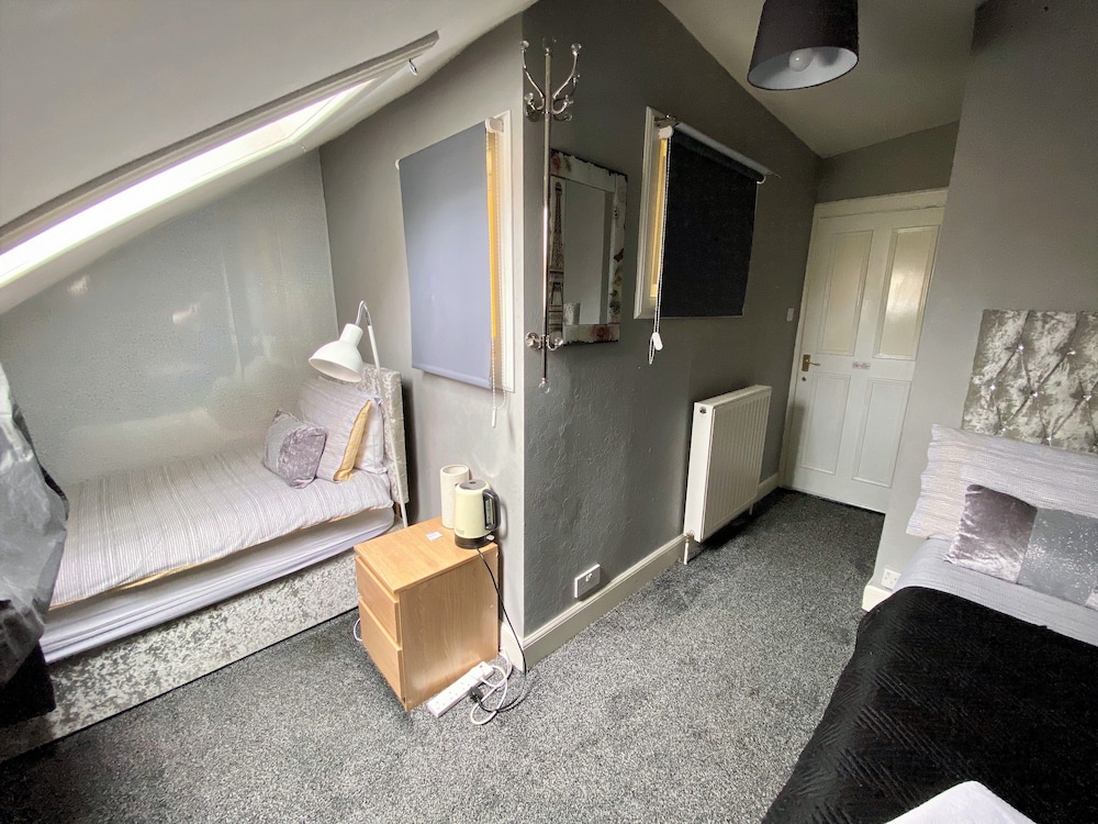 16 PILRIG GUEST HOUSE 32/60