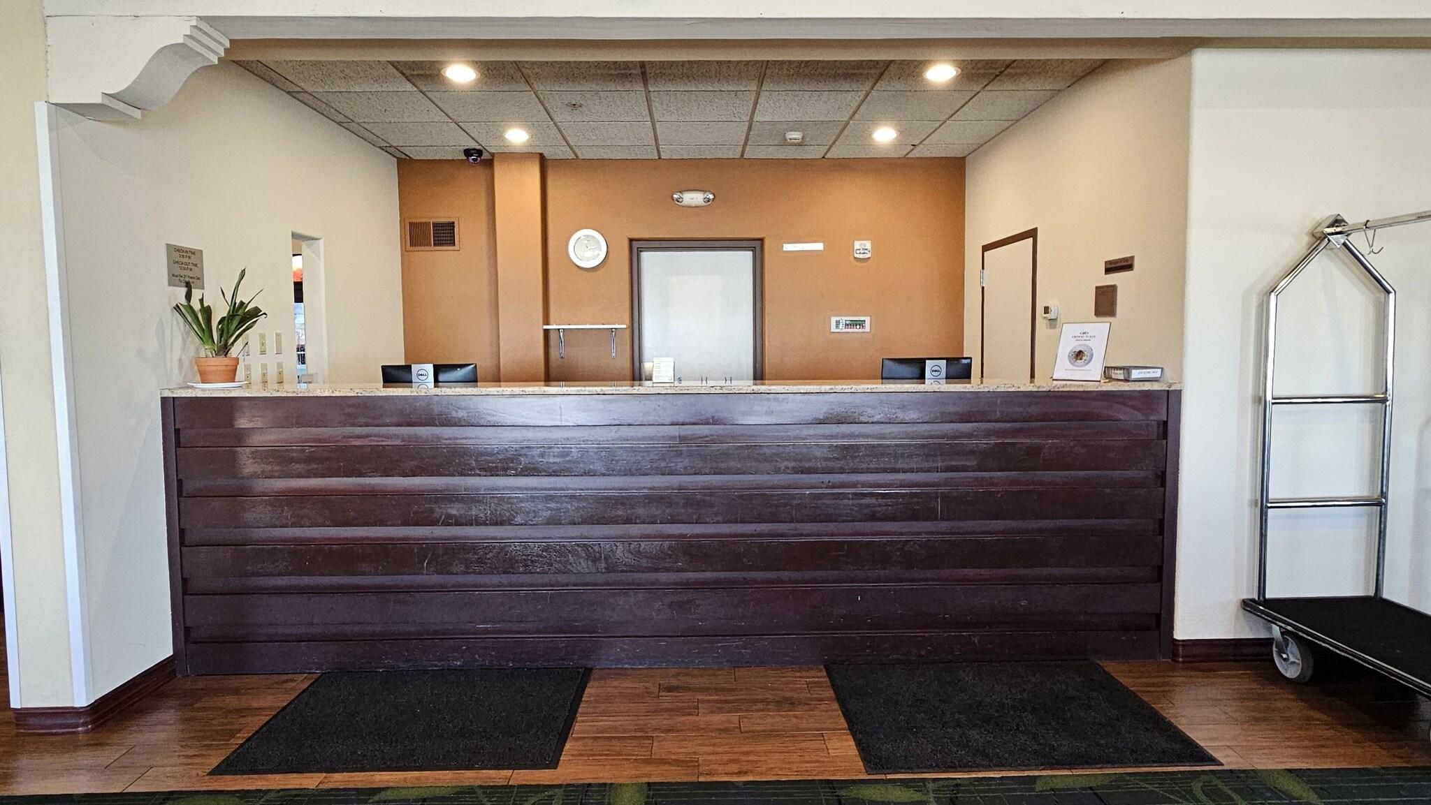 The Querque Hotel 1/23