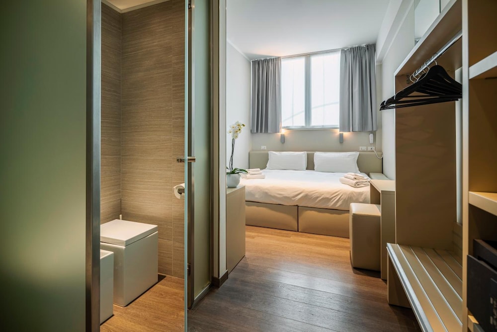 Spark by Hilton Milan Linate Airport 11/69