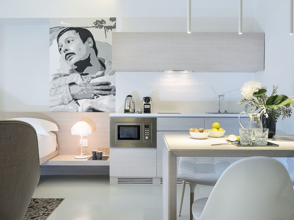 DUOMO SUITES & SPA 40/50