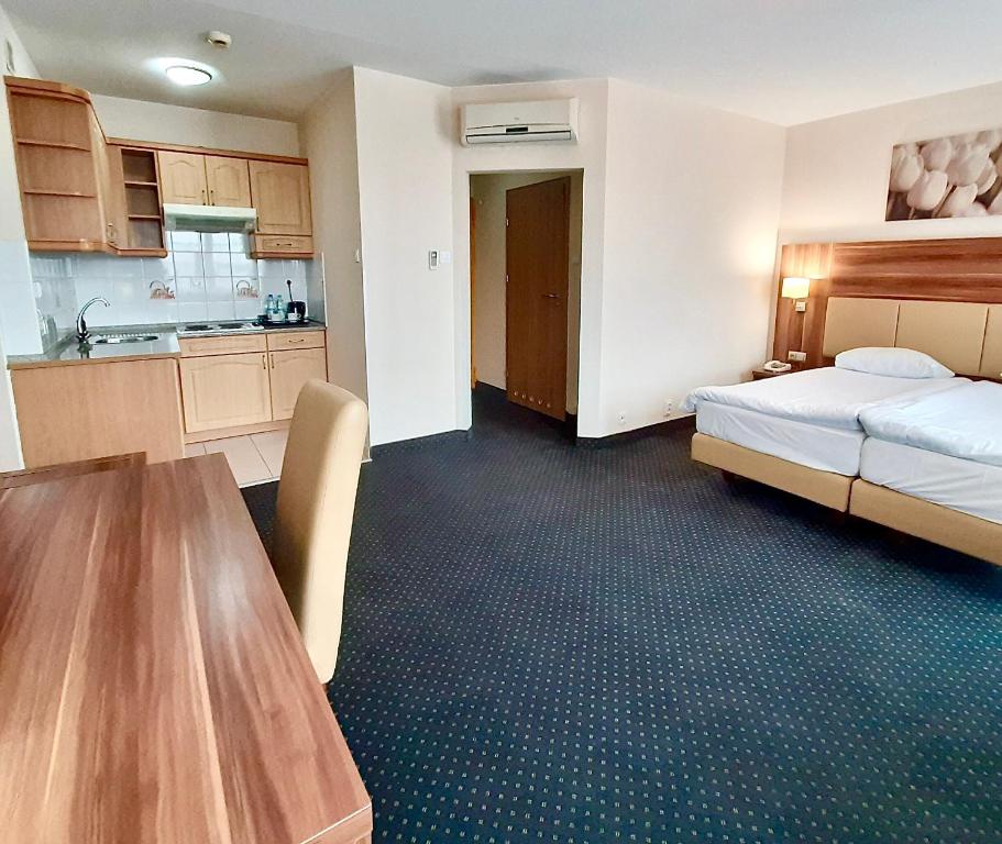 Deluxe, Double Bed