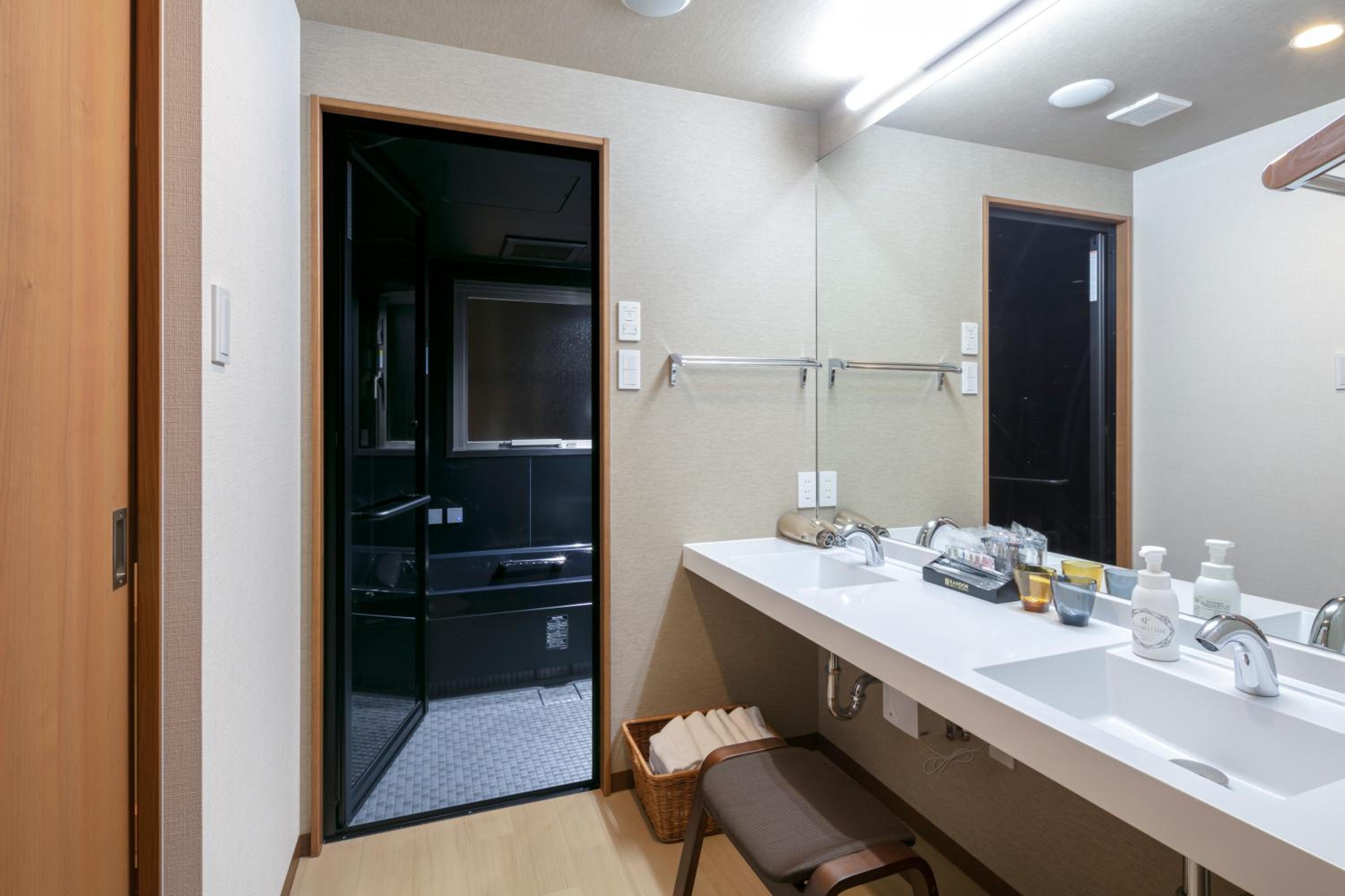 Superior, Queen Bed, Randor Residential Hotel Kyoto Suites 3/7