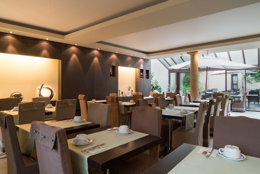 Hostellerie des Trois Pigeons, Paray-le-Monial 49/64