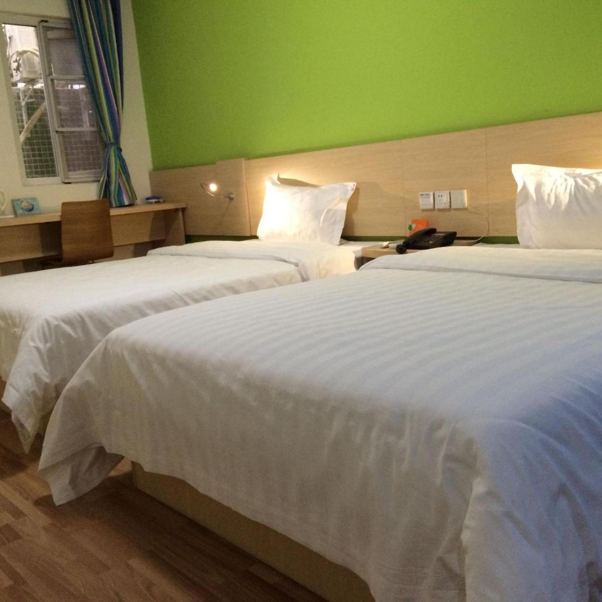 7Days Inn (Chengdu Sichuan Normal University Chenglong Campus Jingji Harbor) 21/29