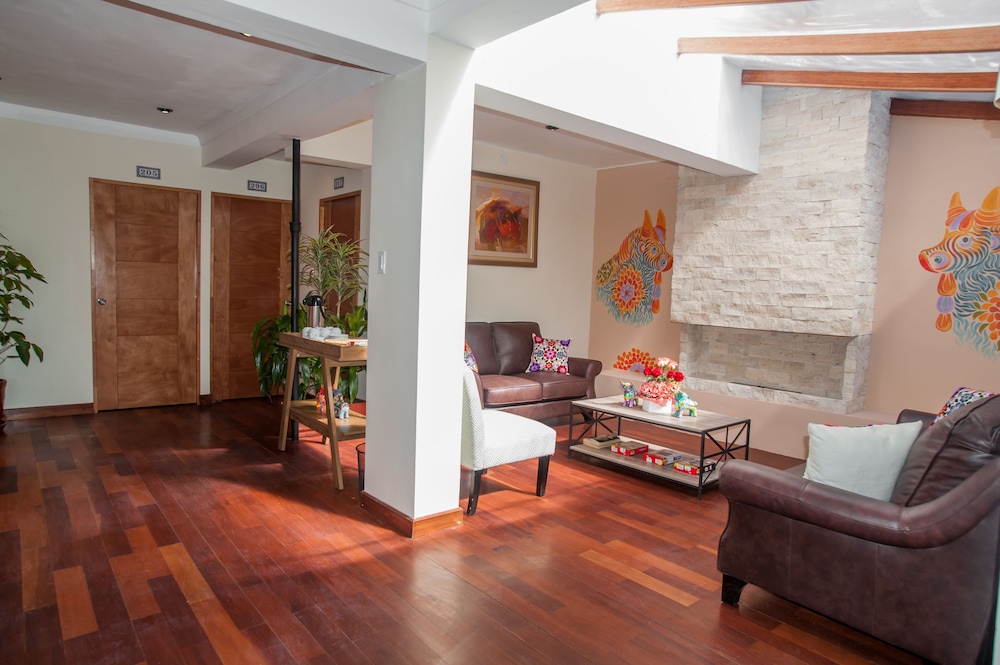Casa Biru Hotel Boutique 42/68