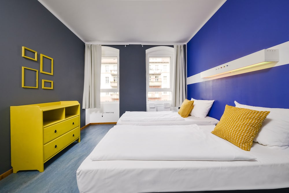 ROOM, DOUBLE BED, SHARED BATHROOM
