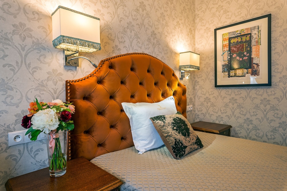 Sleepwalker Boutique Suites 55/79