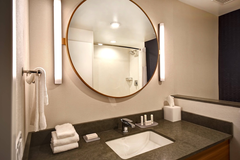 Fairfield Inn & Suites By Marriott Plymouth 11/54