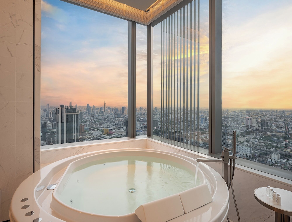 Eastin Grand Hotel Phayathai 20/50