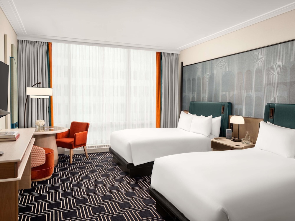 SIGNATURE, 2 DOUBLE BEDS