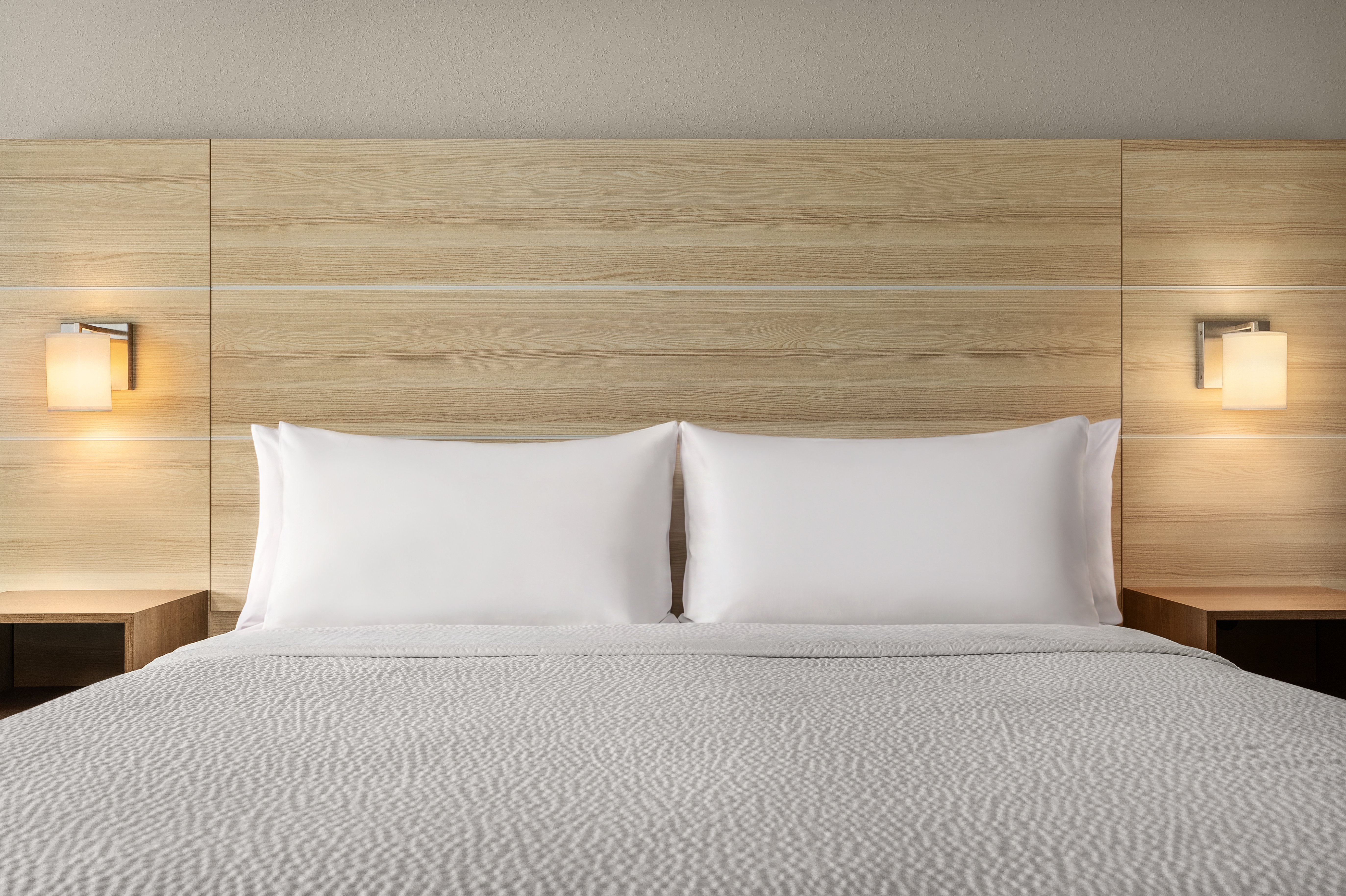 Holiday Inn Express Suites Staunton 37/75