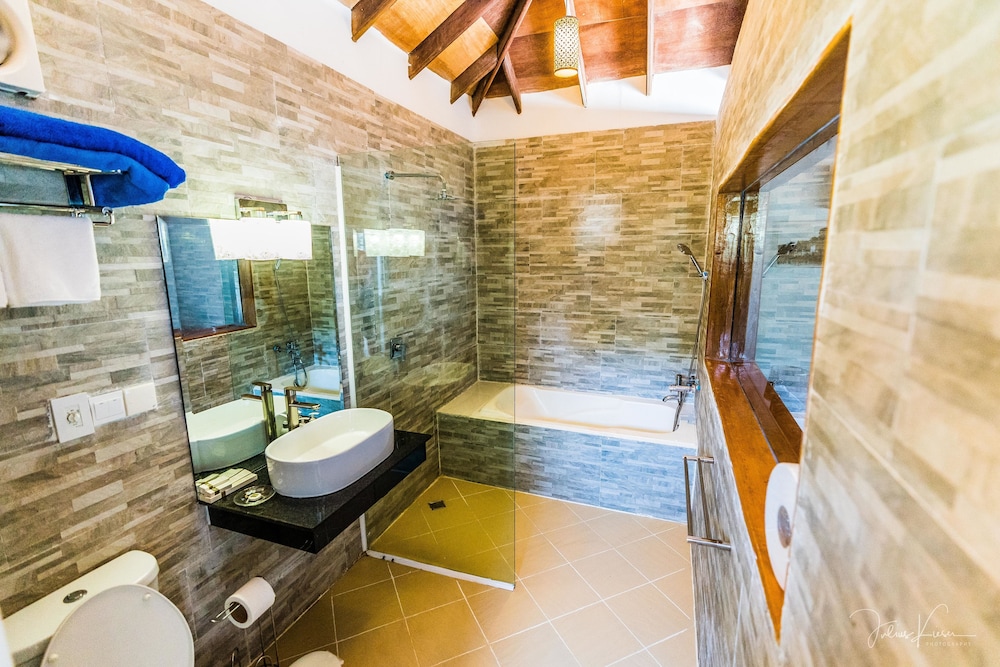 Sol Beach Resort 50/50