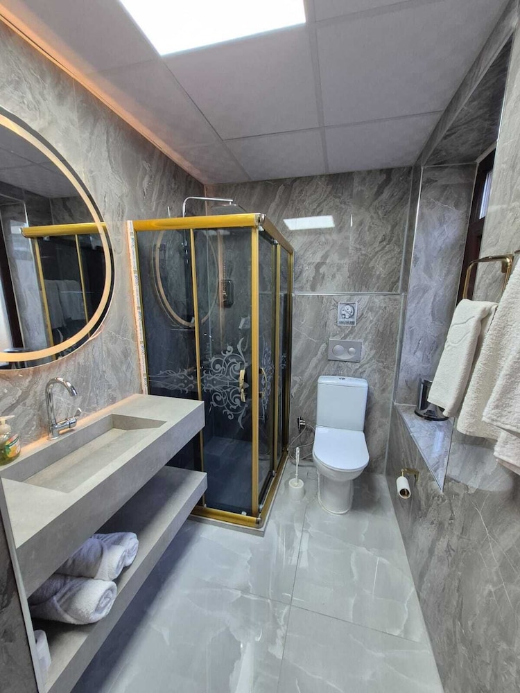 Turabdin Hotel 53/56