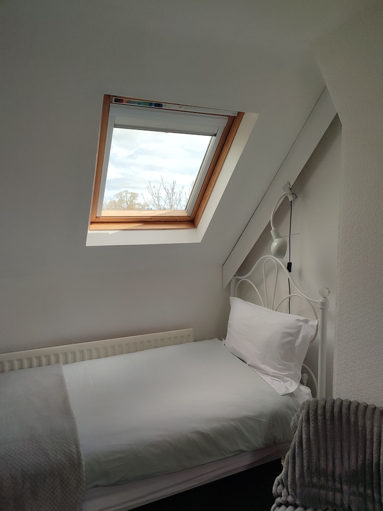 Anton Guest House Bed and Breakfast 14/50