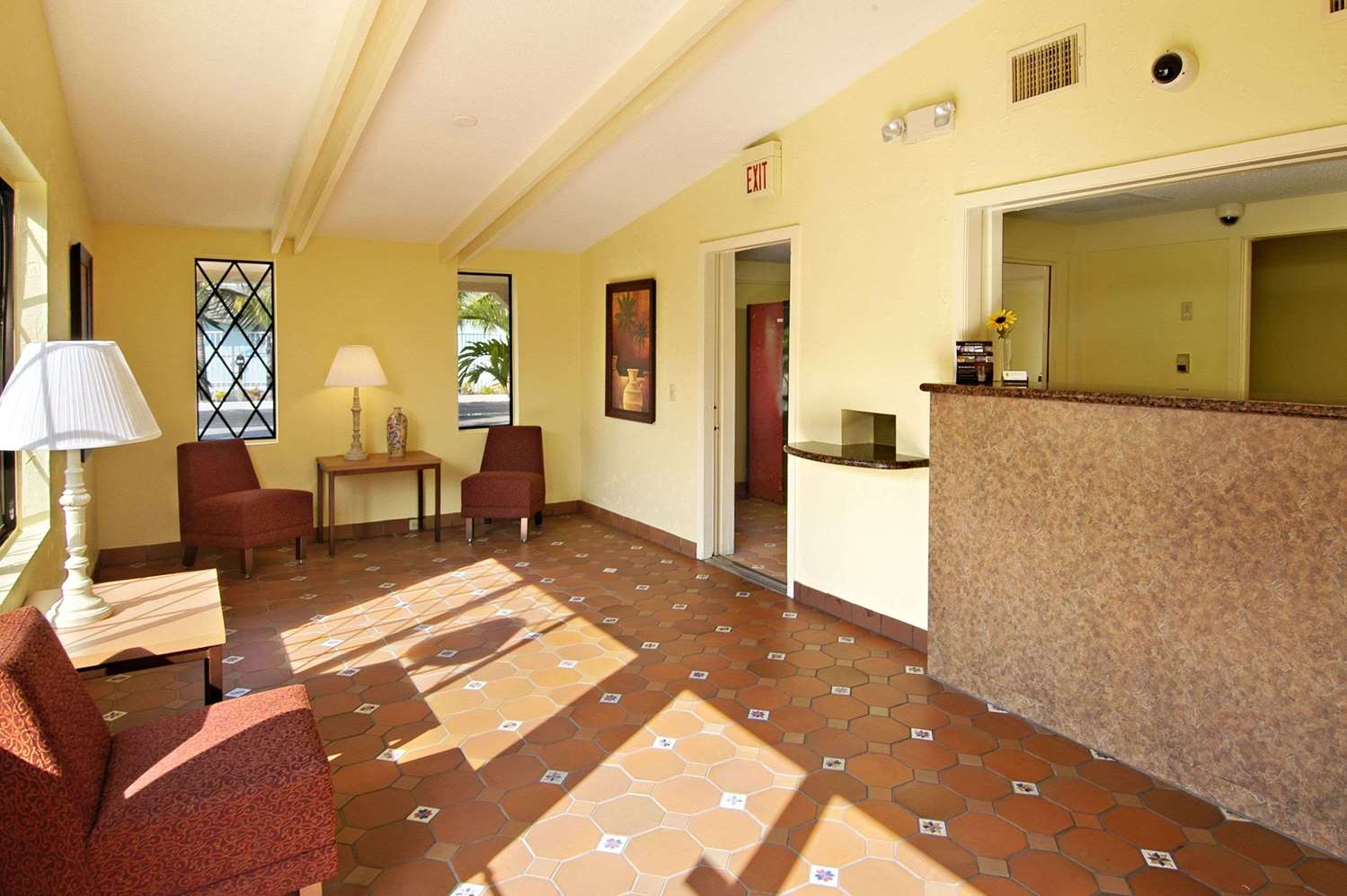 Super 8 By Wyndham Lantana West Palm Beach 8/34