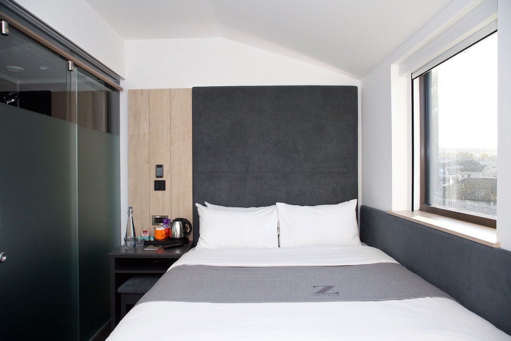 Room, Queen Bed
