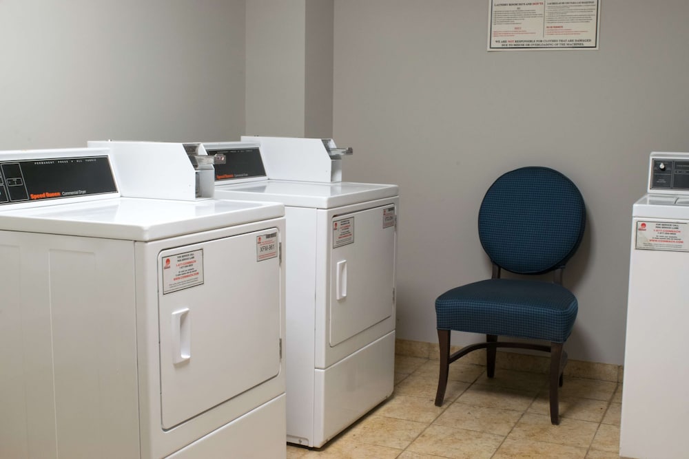 Best Western Plus Waynesboro Inn & Suites Conference Center 13/33