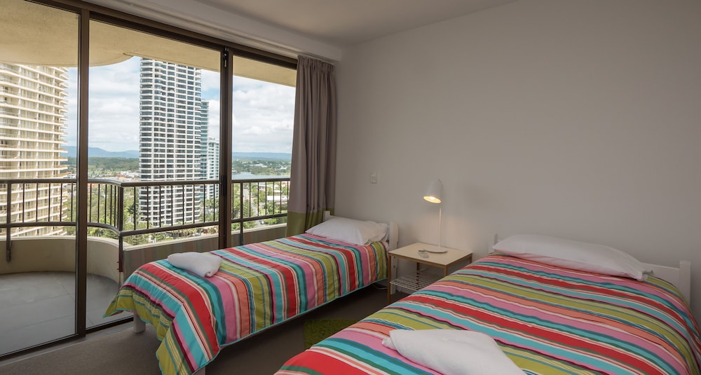 Norfolk Luxury Beachfront Apartments 13/74