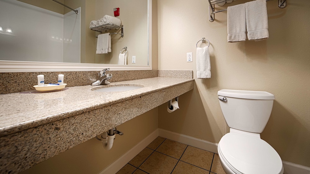 Best Western Plus MidAmerica Hotel 6/33