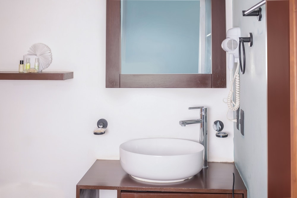 Mura Hotel Boutique 59/62
