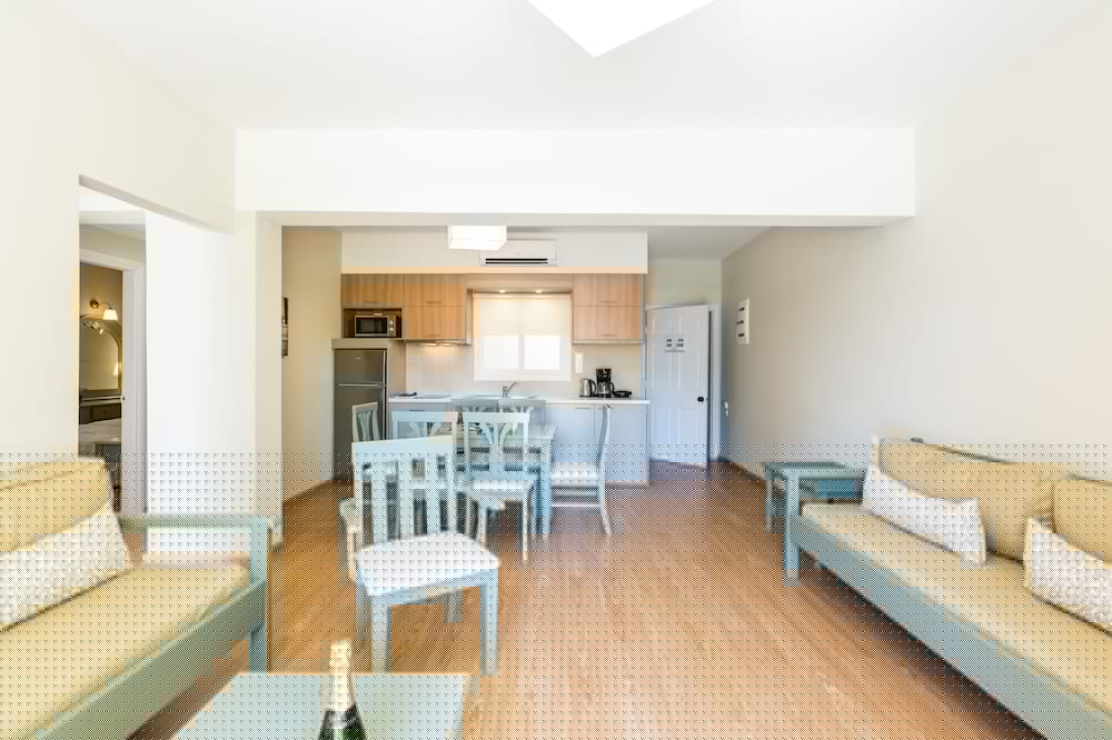 Trefon Hotel Apartments and Family Suites 40/73