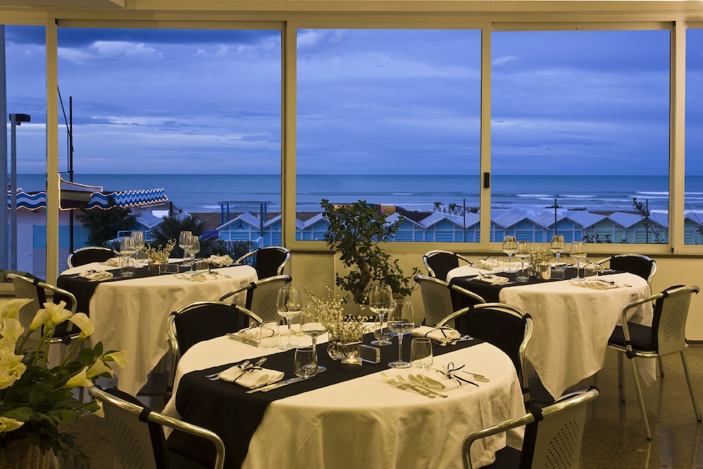 Hotel Michelangelo 35/50