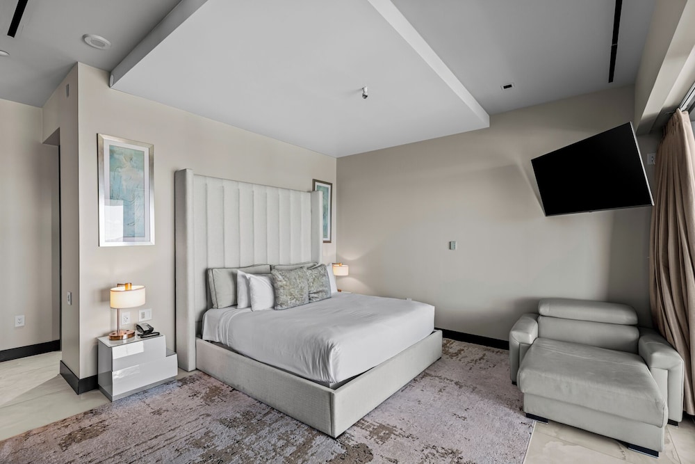 StripViewSuites at Palms Place 40/79