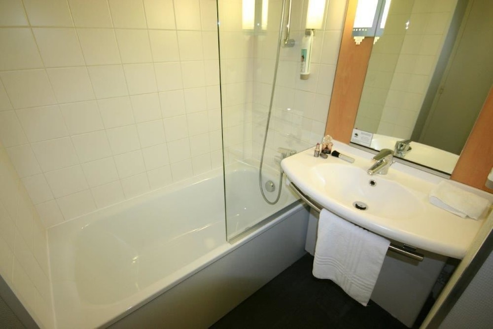 Ibis St Malo La Madeleine 23/68