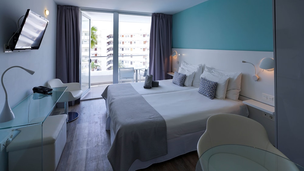 Coral Ocean View - Adults Only 17/50
