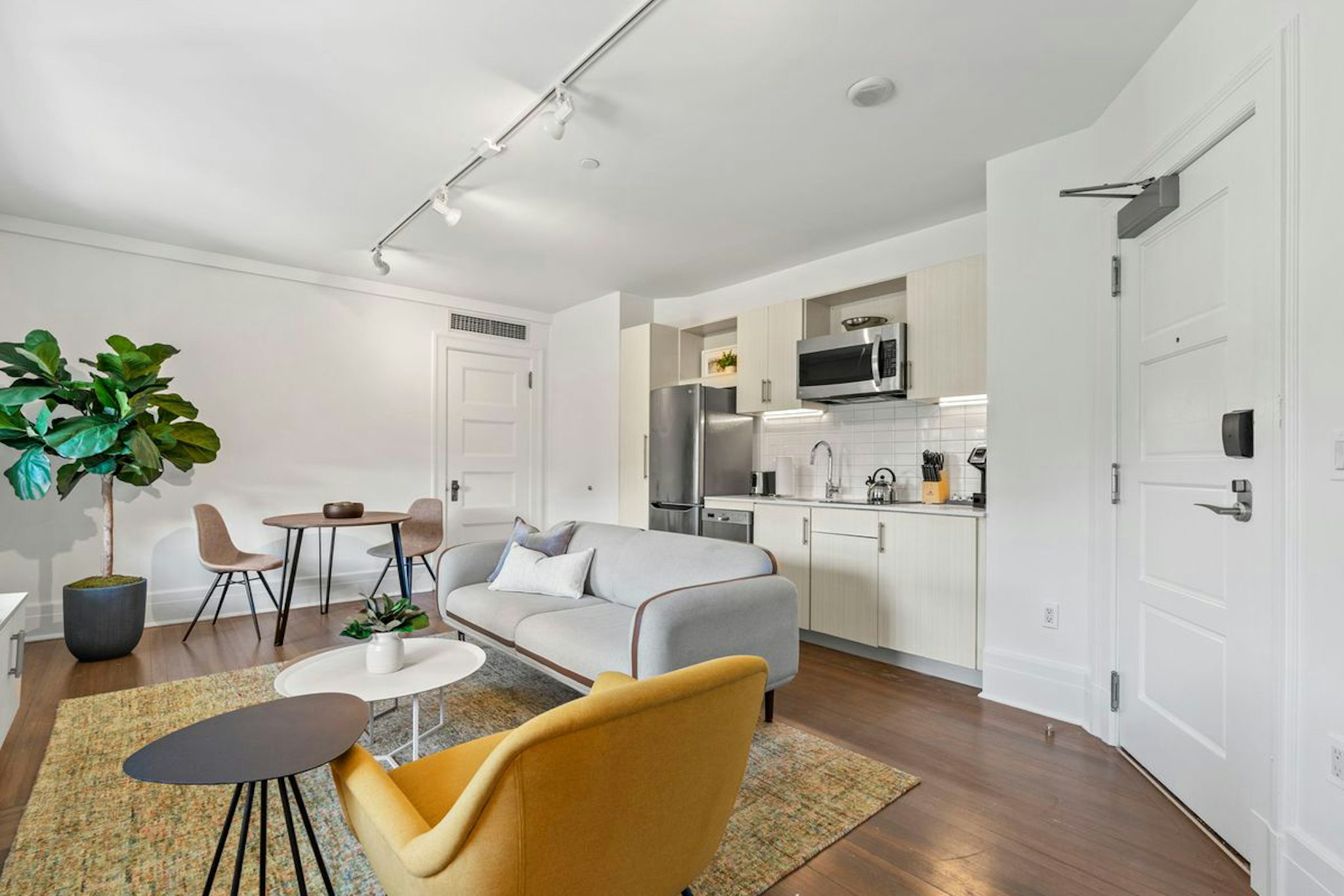 Placemakr Dupont Circle 45/64