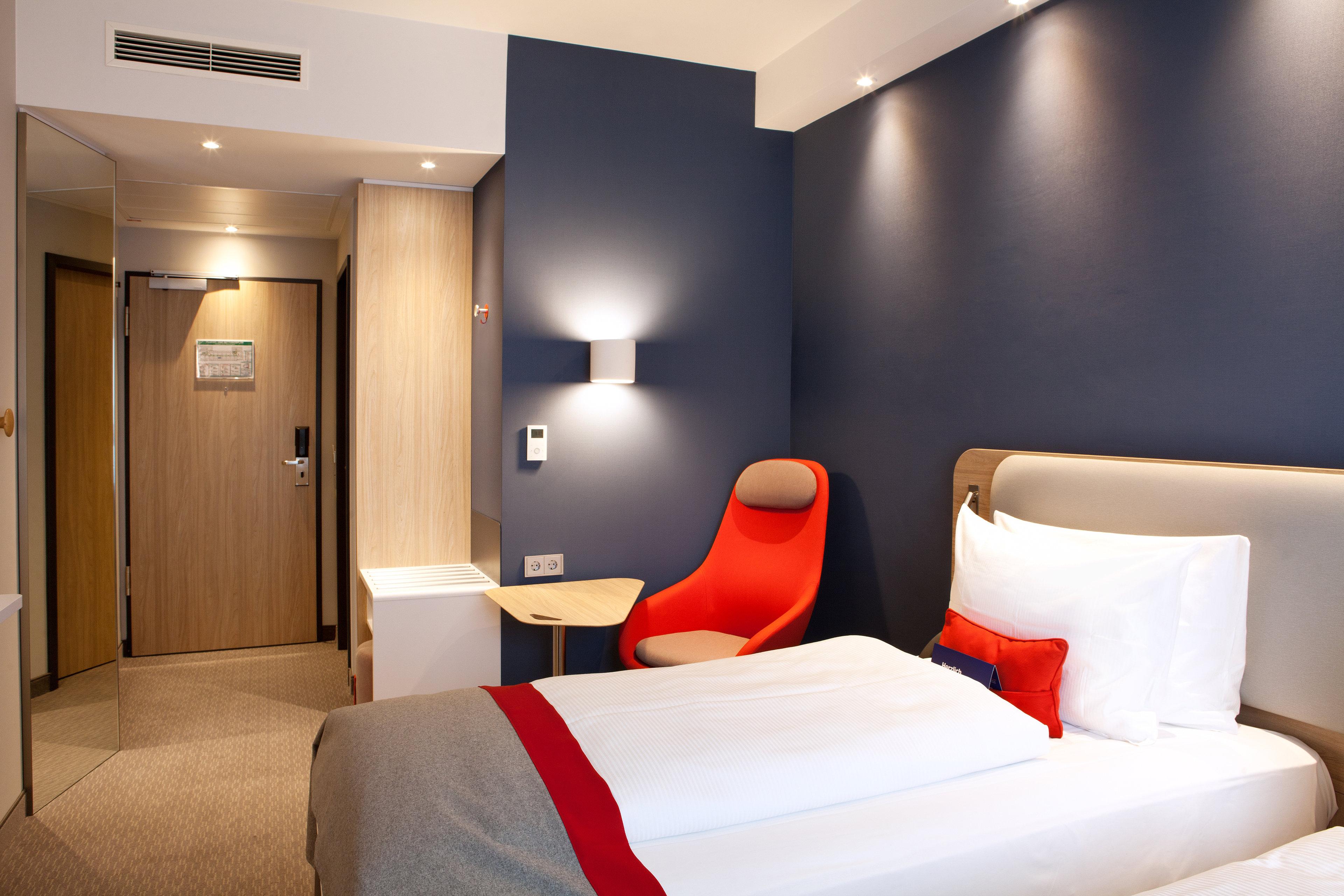 Room, Twin Beds, Garden View