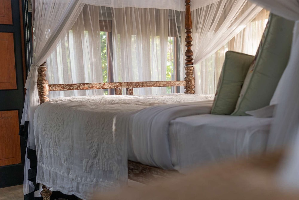Pavilion, King Bed