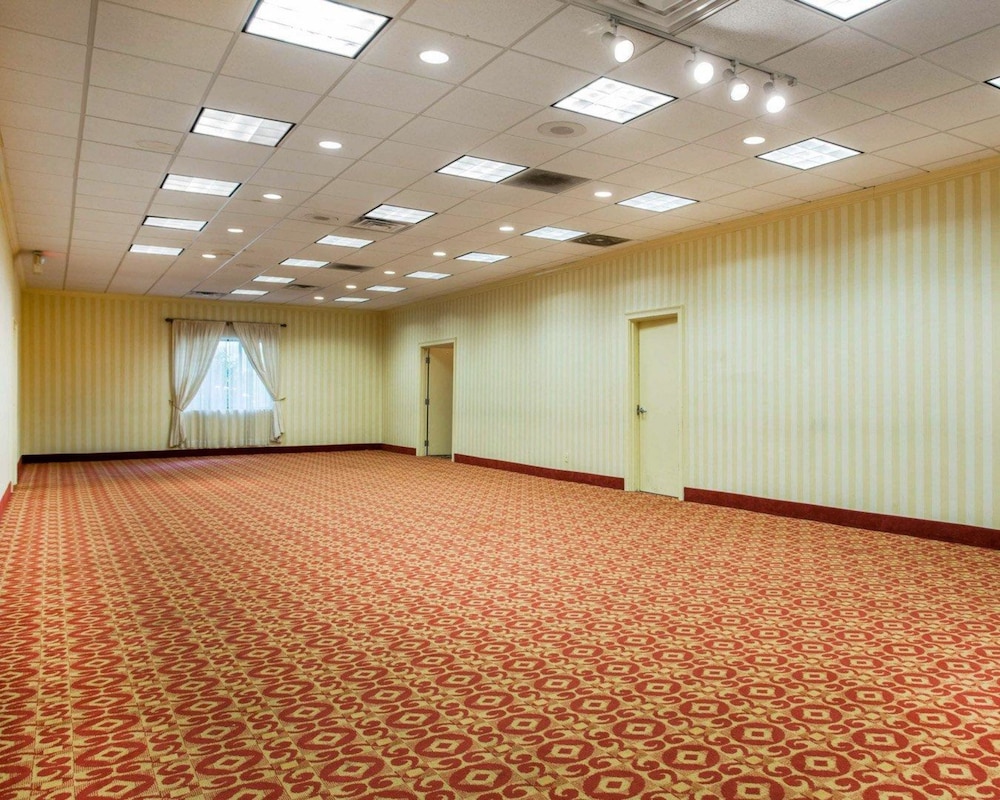 Budgetel Inn & Suites Atlanta 33/41