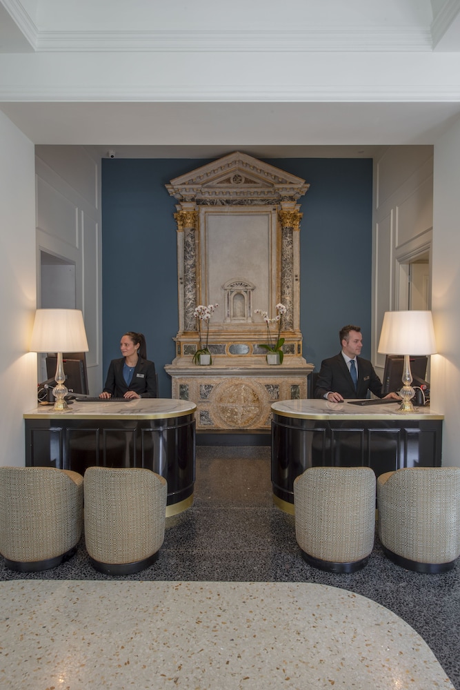 H10 Palazzo Canova 54/75