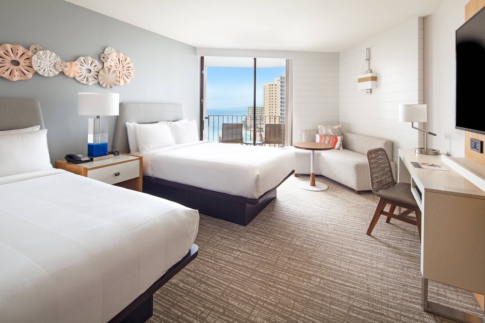 Waikiki Beach Marriott Resort and Spa 13/41