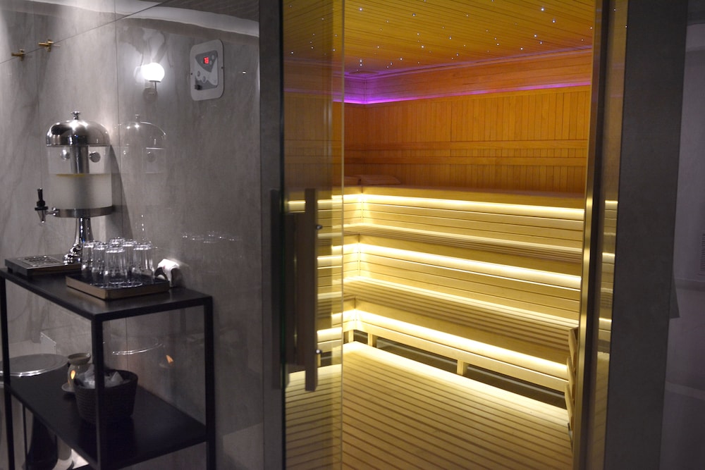 Amerian Hotel Casino Carlos V 36/63
