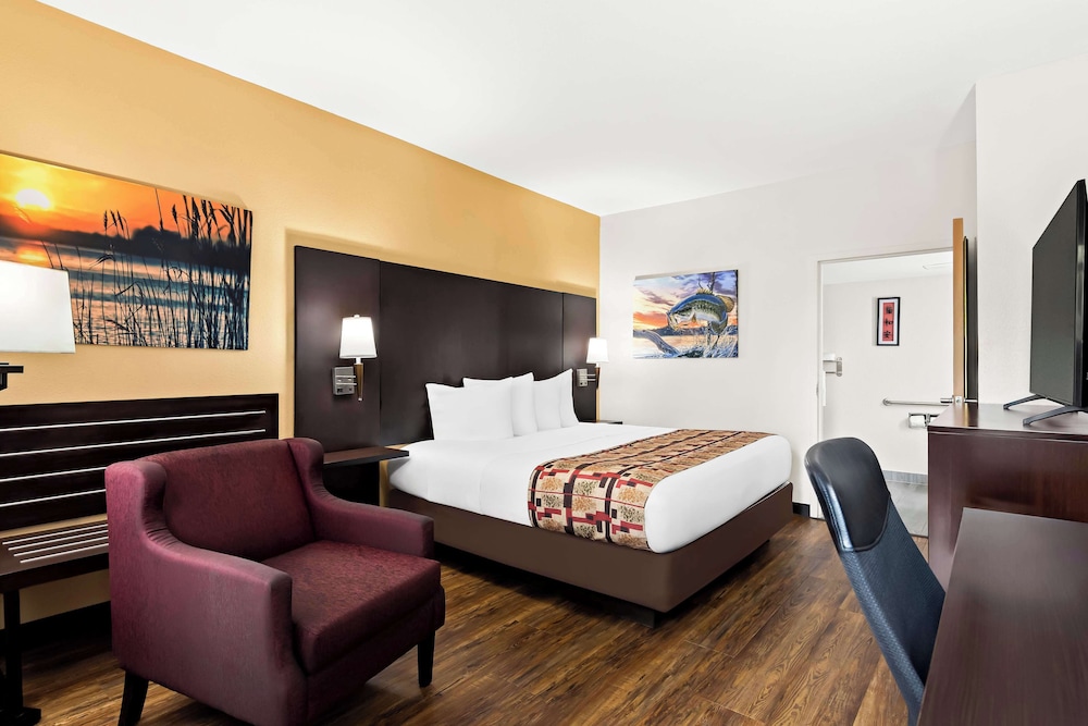 غرفة قياسية بسرير كينج لذوي الإعاقة، Best Western Lake Okeechobee 3/10