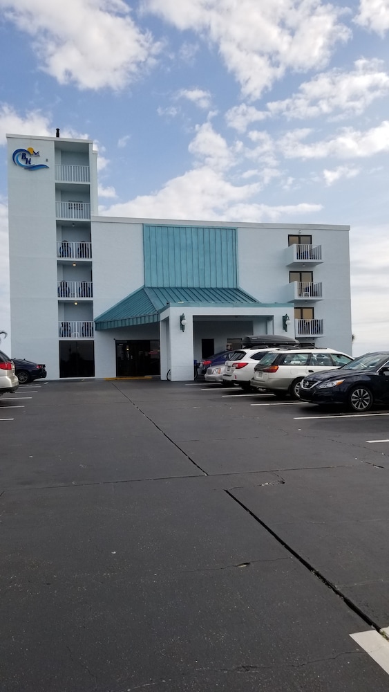 Beachside Hotel 50/60