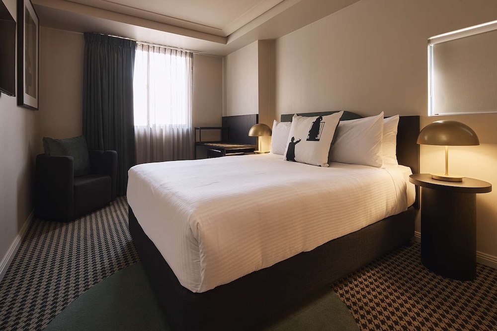 The Capitol Hotel 21/62