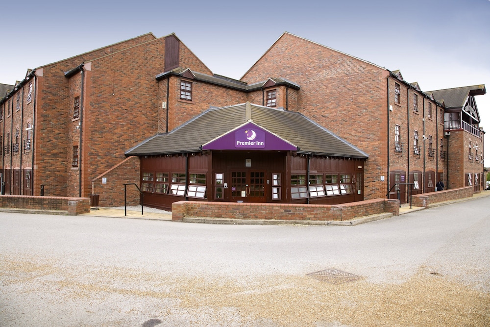 Premier Inn Milton Keynes South West (Furzton Lake) in MILTON KEYNES