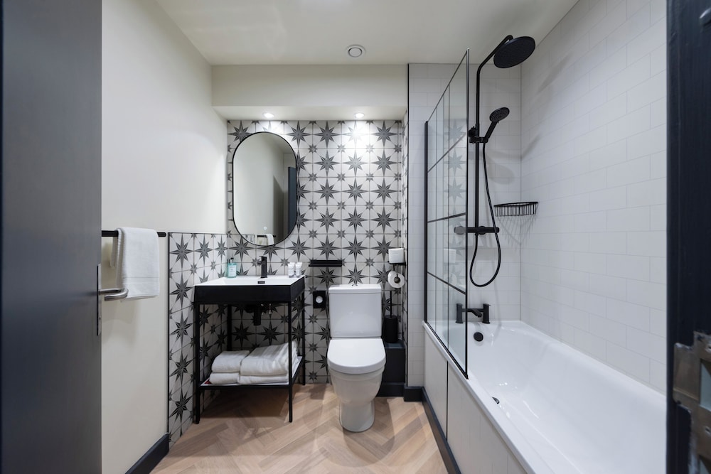 The Abel Heywood Pub & Boutique Hotel 43/43