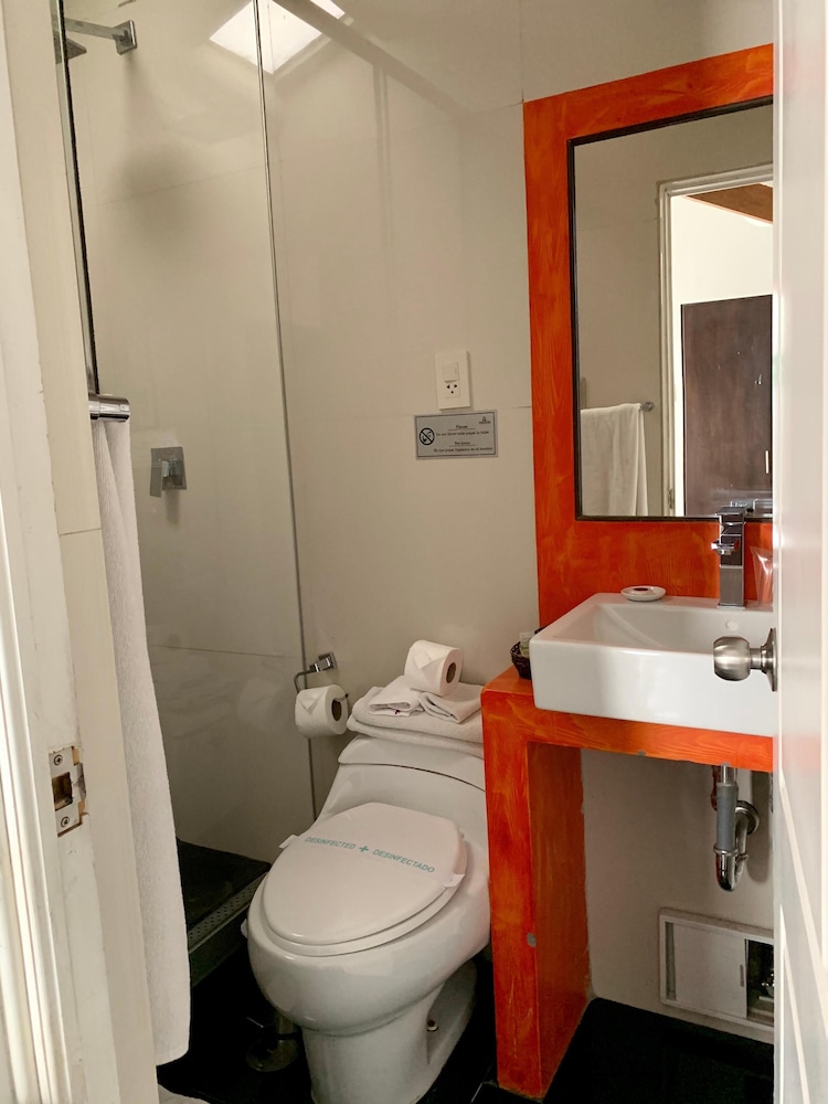 WAKAPUNKU BOUTIQUE HOTEL 65/66
