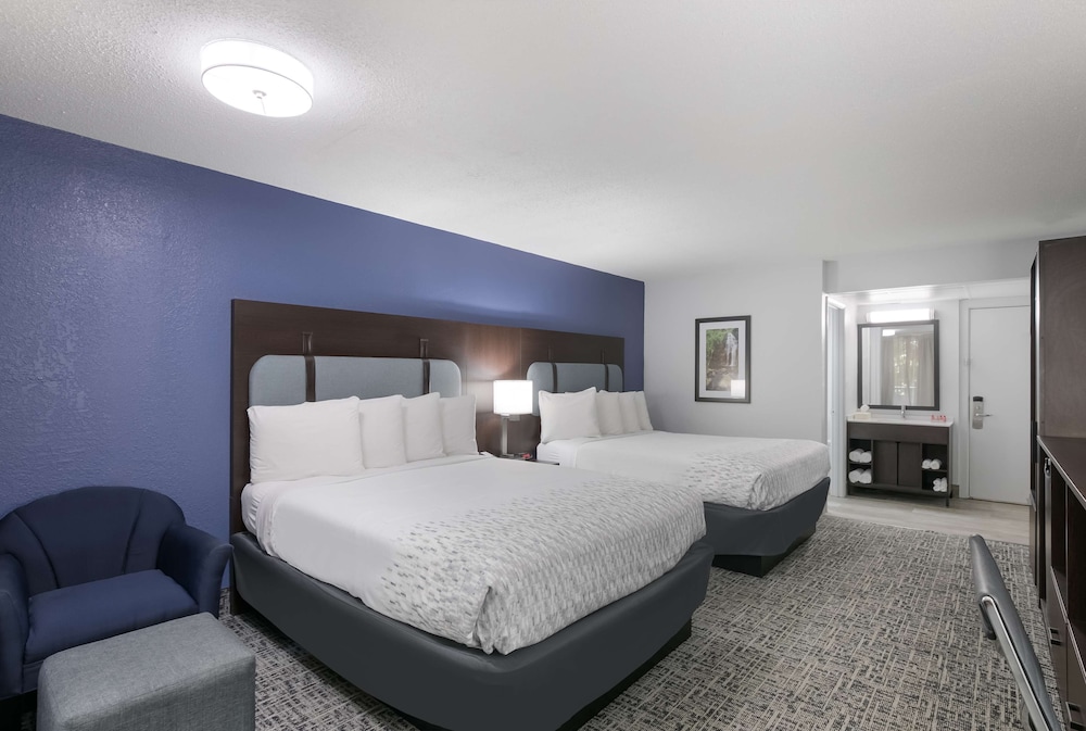 Surestay Plus Hotel By Best Western Gatlinburg 13/30