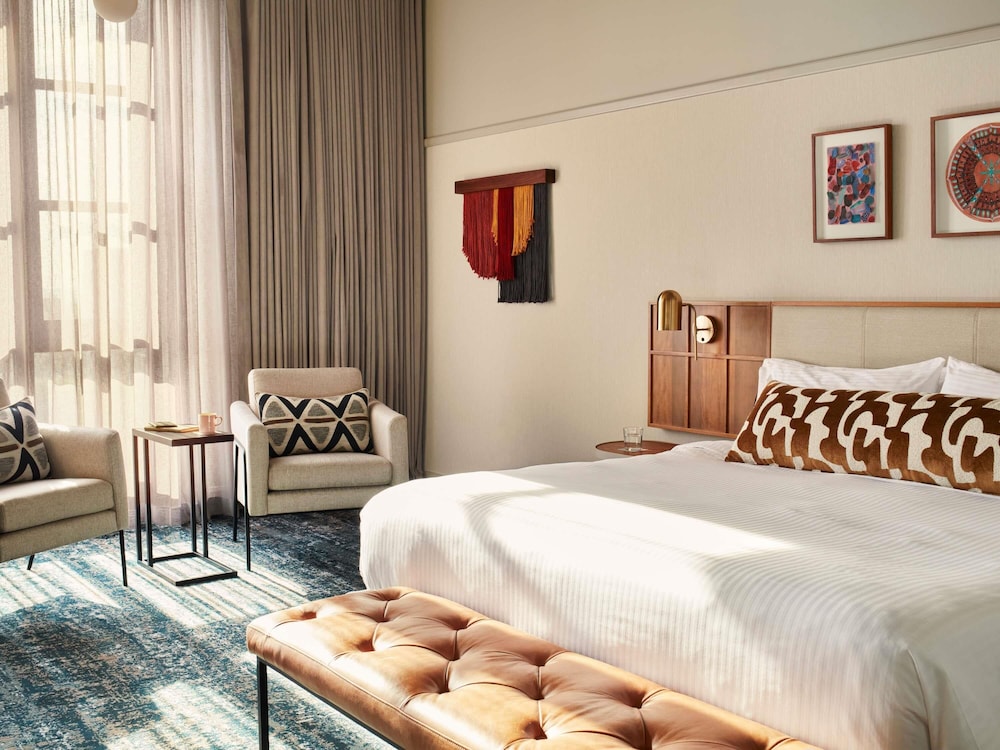 Vip, King Bed