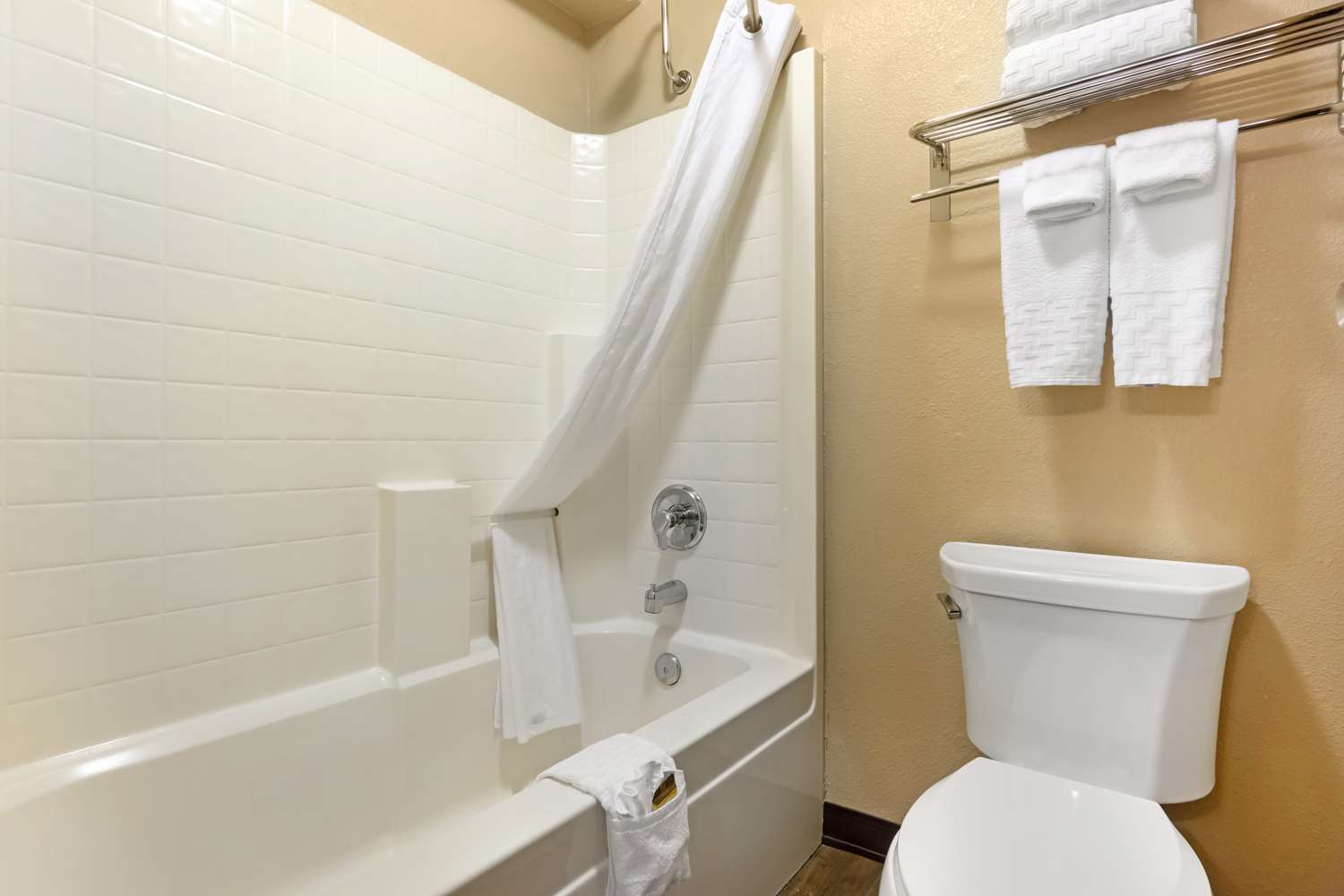 Best Western Plus Yakima Hotel 55/61