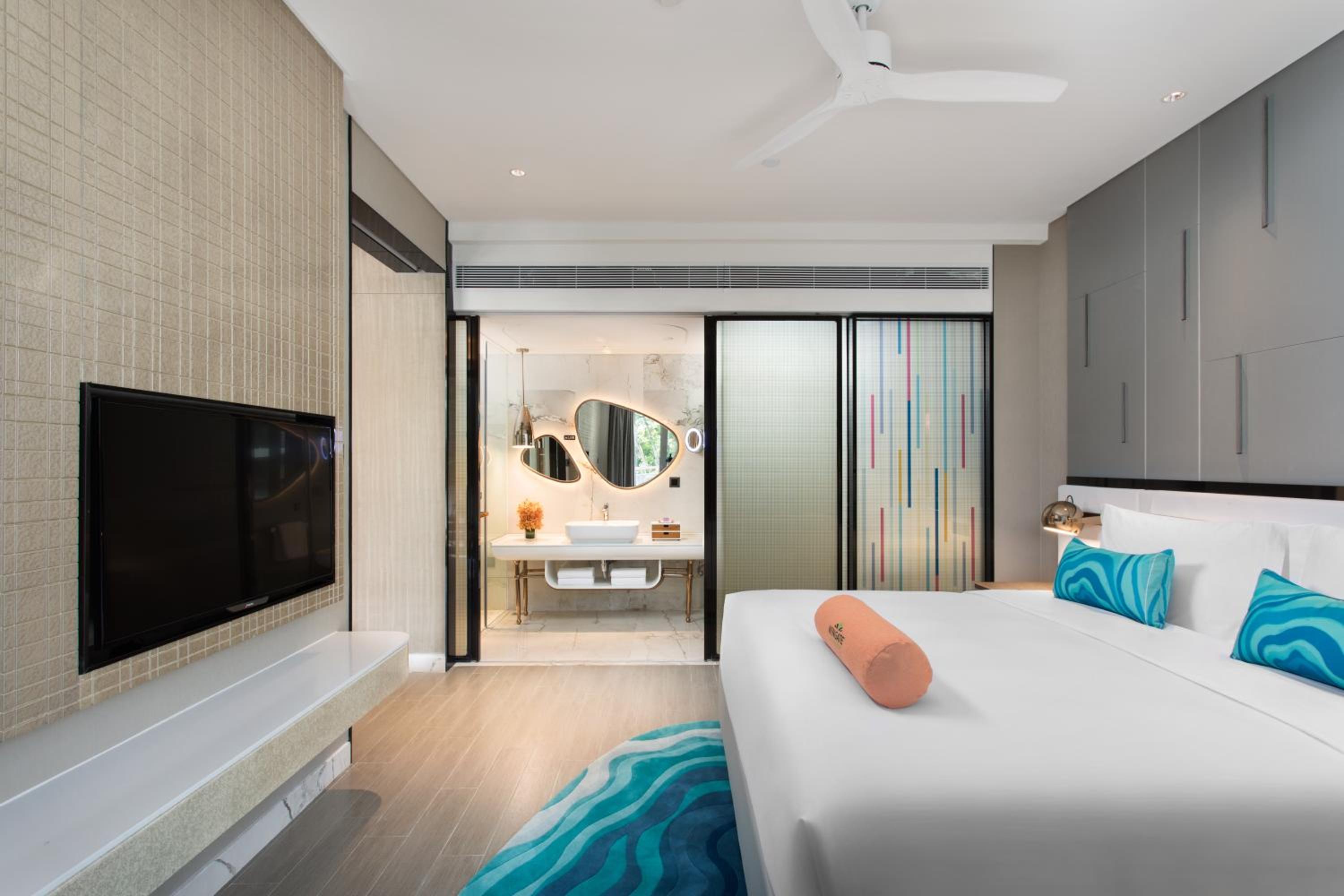 Family, Suite, King Bed, Bunk Bed